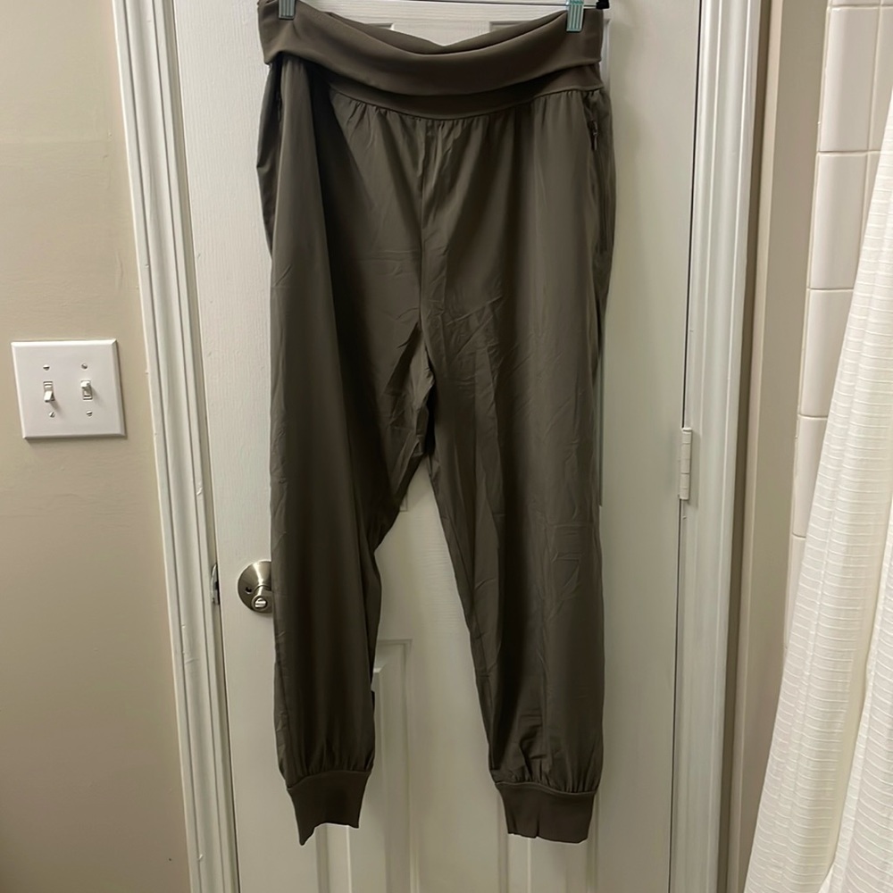 OFFLINE by aerie olive green joggers